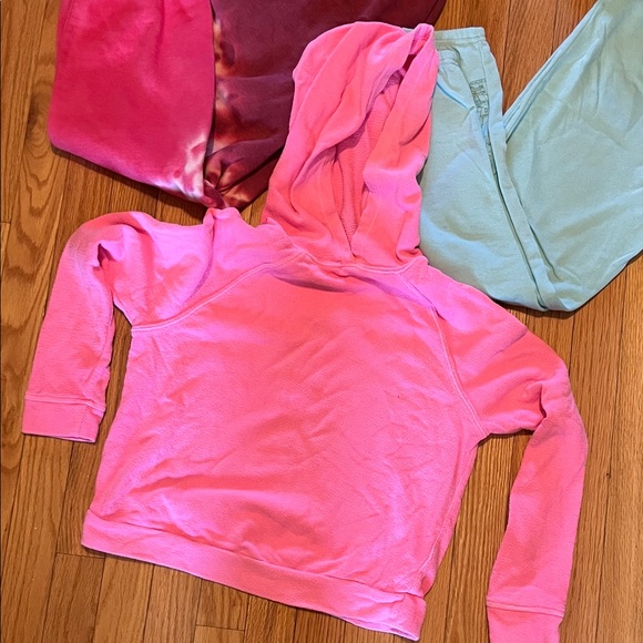 Bundle of girls loungewear - Picture 2 of 4